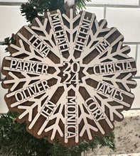 Load image into Gallery viewer, Personalized Snowflake Family Ornament Custom Christmas Decoration with Family Names Snowflake Ornament for Families, Holds 2-12 Names