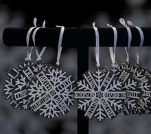 Load image into Gallery viewer, Personalized Snowflake Family Ornament 2024 Custom Christmas Decoration with Family Names Snowflake Ornament for Families, Holds 2-12 Names