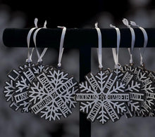 Load image into Gallery viewer, Personalized Snowflake Family Ornament Custom Christmas Decoration with Family Names Snowflake Ornament for Families, Holds 2-12 Names
