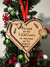 Load image into Gallery viewer, Dog groomer Ornament - Simple and yet elegant