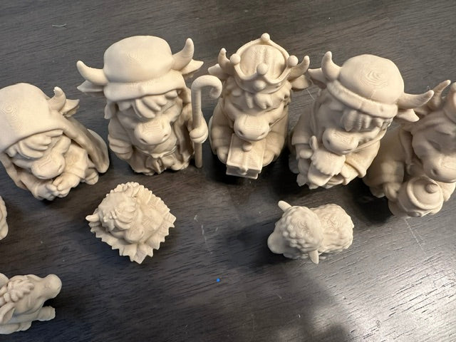 3D Printed Highland Cow Nativity Set – 9 Piece Christmas Figurine Collection