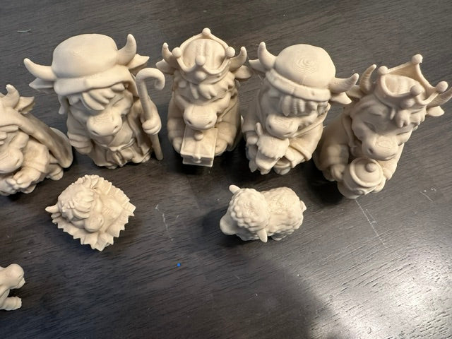 3D Printed Highland Cow Nativity Set – 9 Piece Christmas Figurine Collection