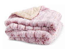 Load image into Gallery viewer, Beautiful Blanket with personalized tag
